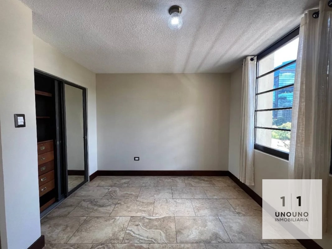 Apartamento en venta en zona 10 - 4