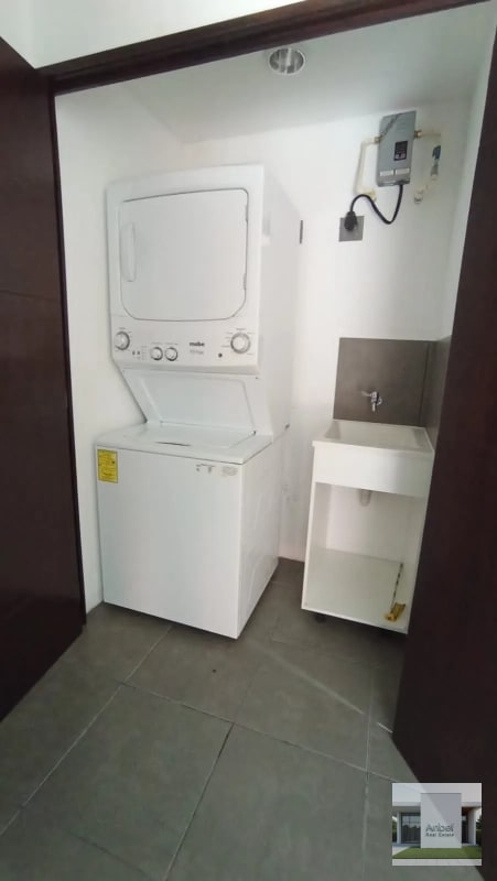 CASA TRES, Apartamento en Venta de Un Dormitorio en Zona 3 - 5