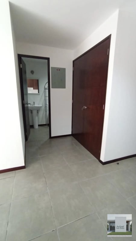 CASA TRES, Apartamento en Venta de Un Dormitorio en Zona 3 - 2