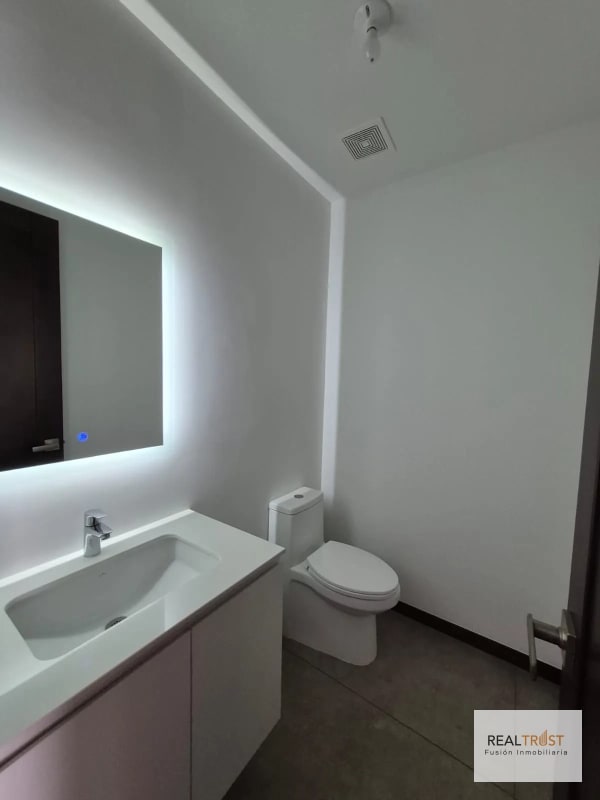 EN RENTA PRECIOSO APARTAMENTO CON TERRAZA, SAN LÁZARO ZONA 15 - 6
