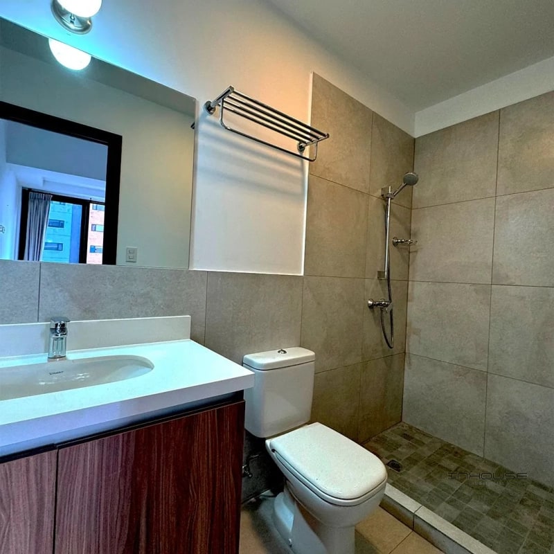 APARTAMENTO EN VENTA EN ZONA 14 EN NIVEL ALTO - 1