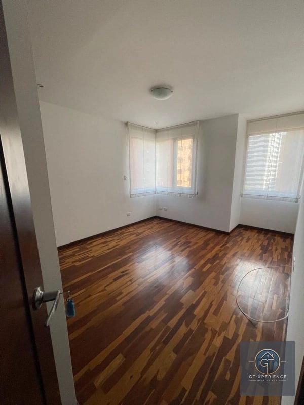 Apartamento en renta en edificio Torre Quattro, zona 14 - 11