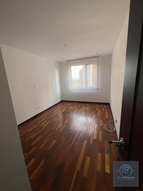 Apartamento en renta en edificio Torre Quattro, zona 14 - 10