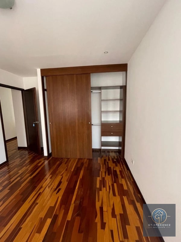 Apartamento en renta en edificio Torre Quattro, zona 14 - 9