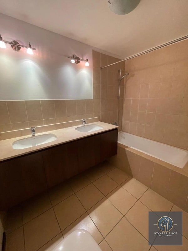 Apartamento en renta en edificio Torre Quattro, zona 14 - 6