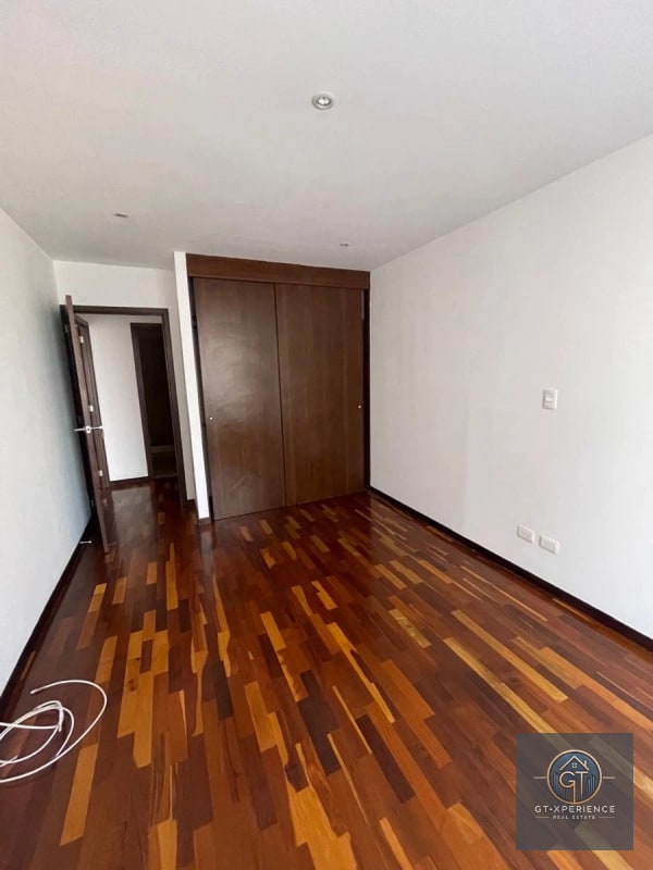 Apartamento en renta en edificio Torre Quattro, zona 14 - 4