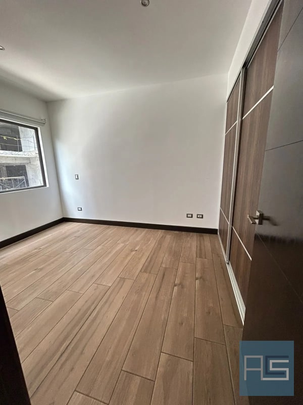 Apartamento en Venta, zona 10 cerca de Oakland Mall, La Estación, Diagonal 6 - 9