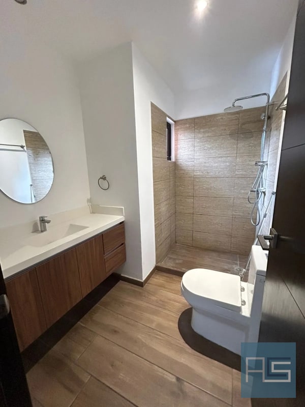 Apartamento en Venta, zona 10 cerca de Oakland Mall, La Estación, Diagonal 6 - 7