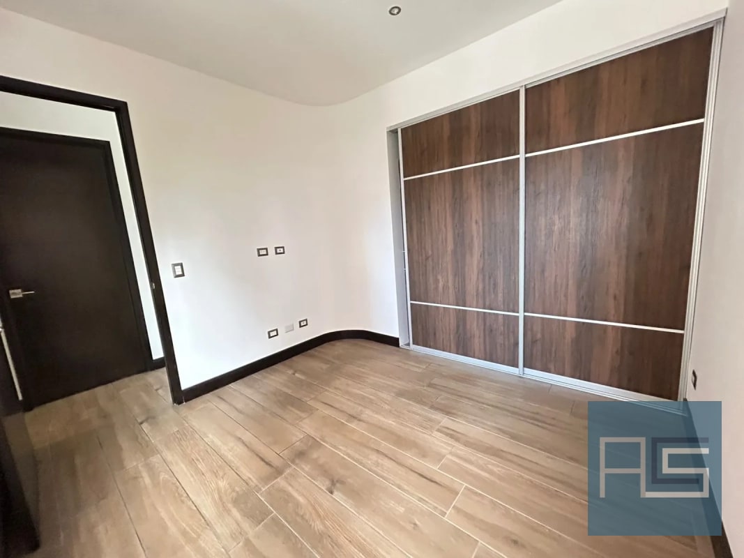 Apartamento en Venta, zona 10 cerca de Oakland Mall, La Estación, Diagonal 6 - 5