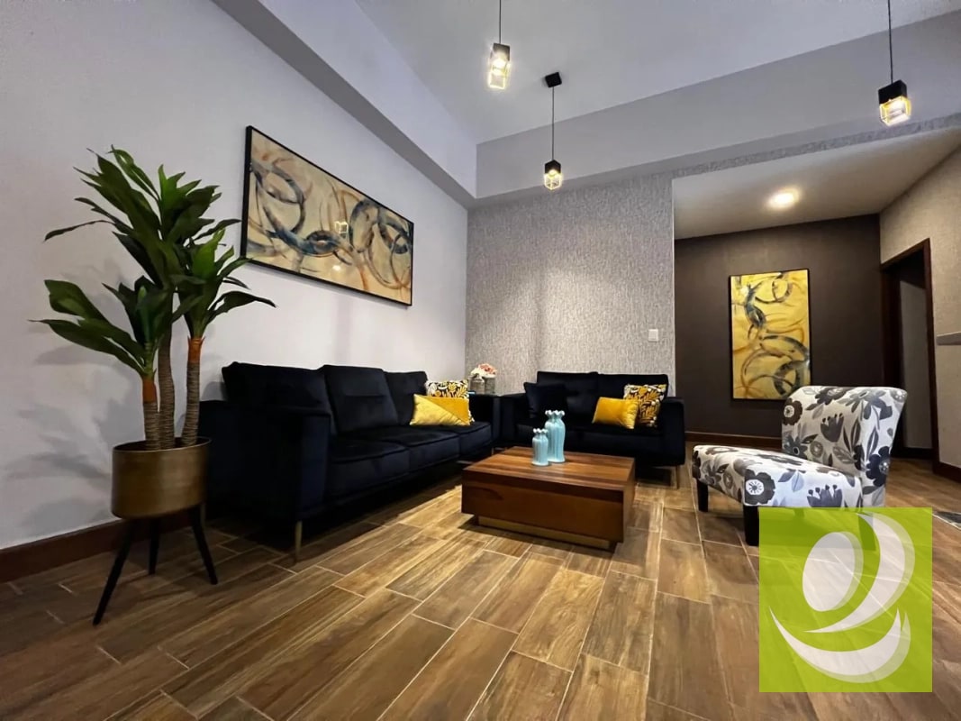 VENDO APARTAMENTO EN 1ER NIVEL ZONA 10 - 10
