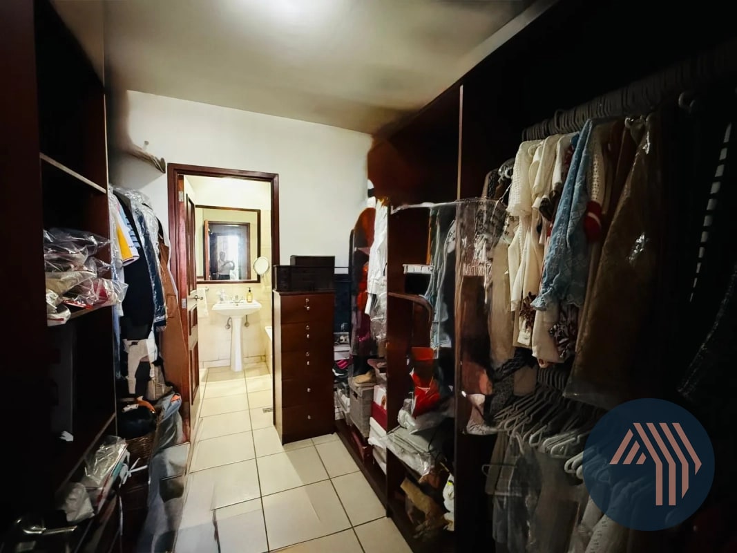 VENTA DE CÉNTRICO Y AMPLIO APARTAMENTO - BENEVENTO, ZONA 14 - 6