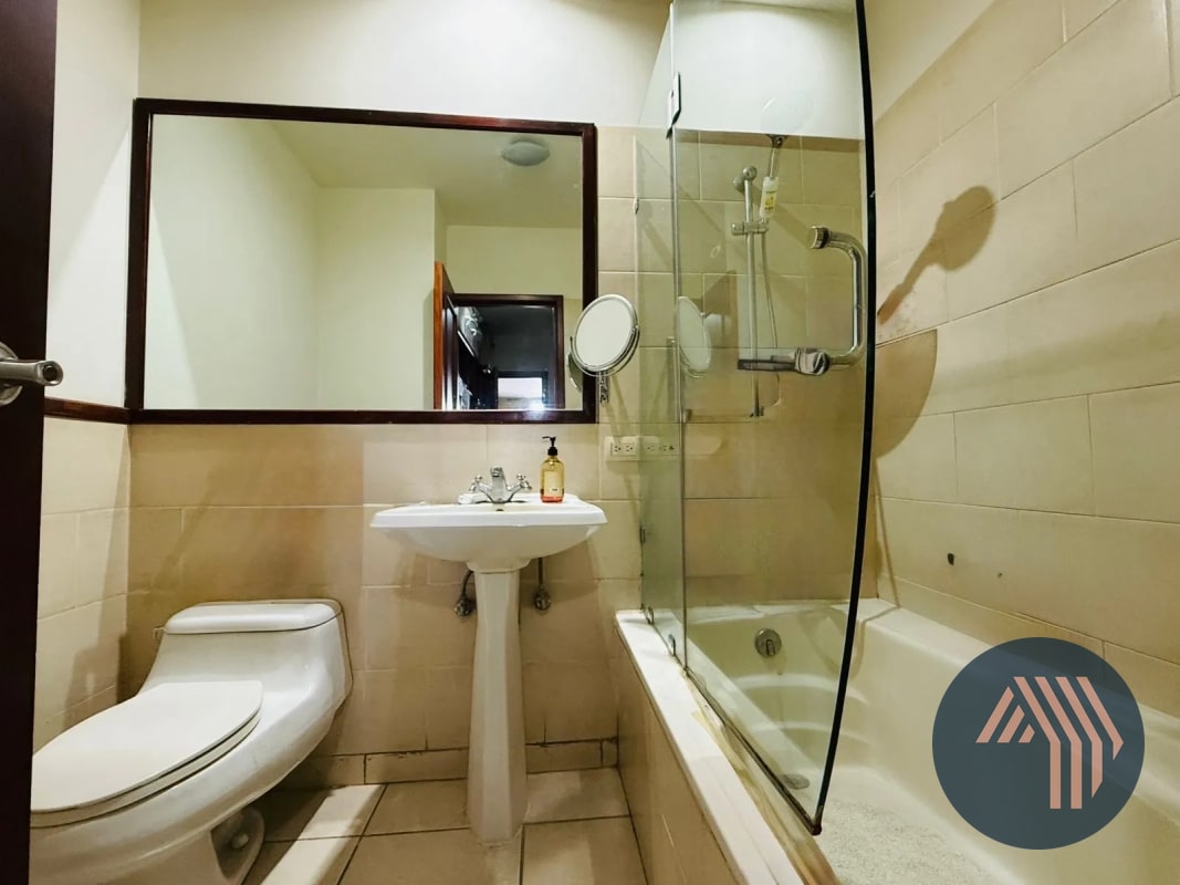 VENTA DE CÉNTRICO Y AMPLIO APARTAMENTO - BENEVENTO, ZONA 14 - 5