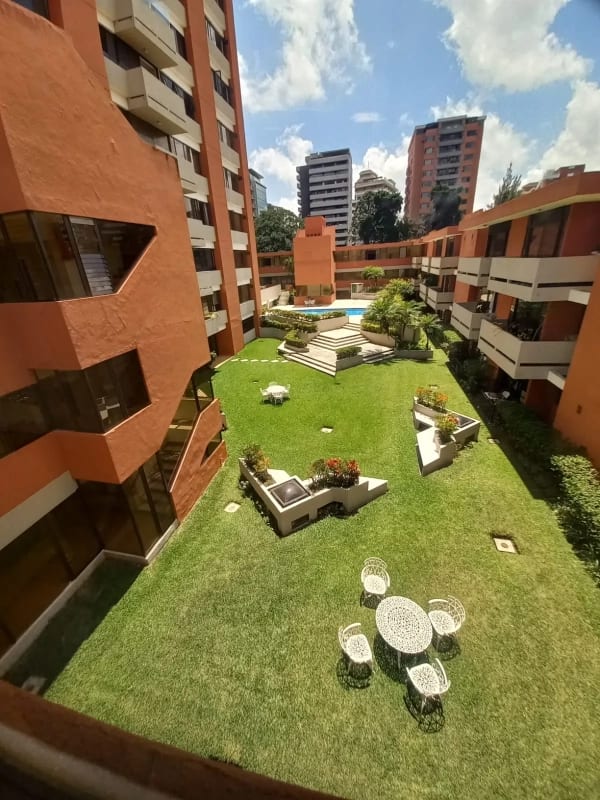 🏠 ¡Tu nuevo hogar en Zona 10! Apartamento en VENTA – Edificio Villa Real — Apartamento en Venta en Villareal, Zona 10, Guatemala, Ciudad — foto 6 de 16