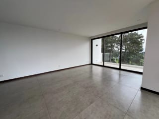 Apartamento Renta Zona 15 San Lázaro, 154 MTS2 + 39 Mts Terraza , 3 Dormitorios, + Dormitorio de Servicio $2,500 — Apartamento en Alquiler en Zona 15, Guatemala, Ciudad — miniatura 6 de 7