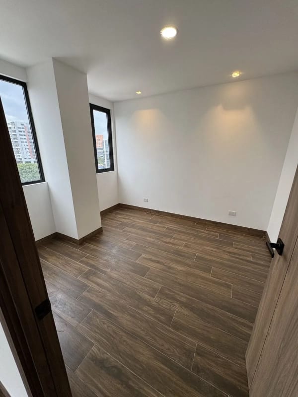 Apartamento en Alquiler | Vila Quince | Zona 15 | Vista Hermosa 2 | Moderno y cómodo — Apartamento en Alquiler en Vila Quince, Zona 15, Guatemala, Ciudad — foto 4 de 7