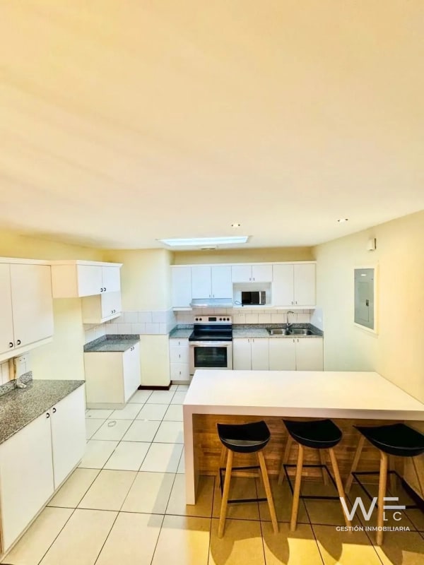 VENDO APARTAMENTO ZONA 10 - 11