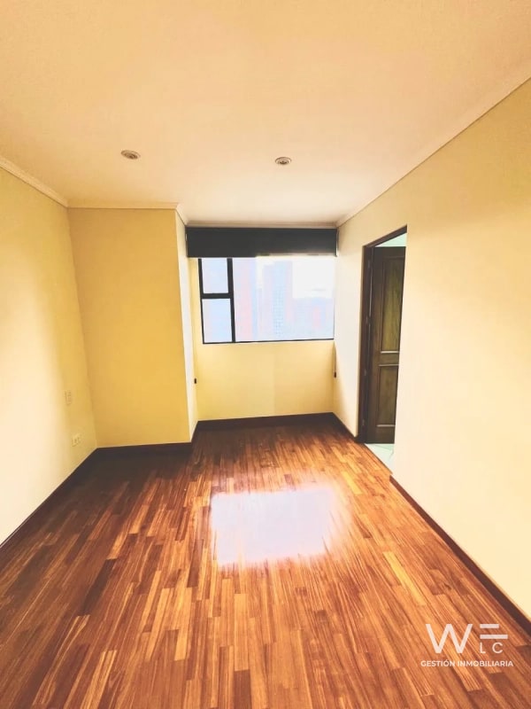 VENDO APARTAMENTO ZONA 10 - 8