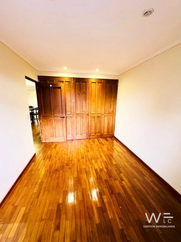 VENDO APARTAMENTO ZONA 10 - 7