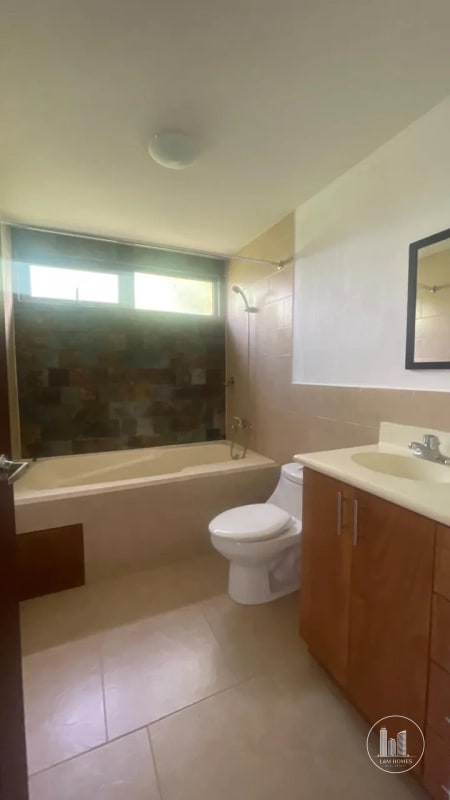 Lindo apartamento en renta en zona 16 Colonia La Montaña - 3