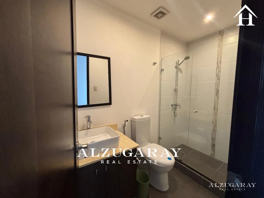 APTO. MODERNO CON BALCÓN - 3 HAB. / EDIFICIO NEO ZONA 10 — Apartamento en Alquiler en Zona 10, Guatemala, Ciudad — foto 6 de 11