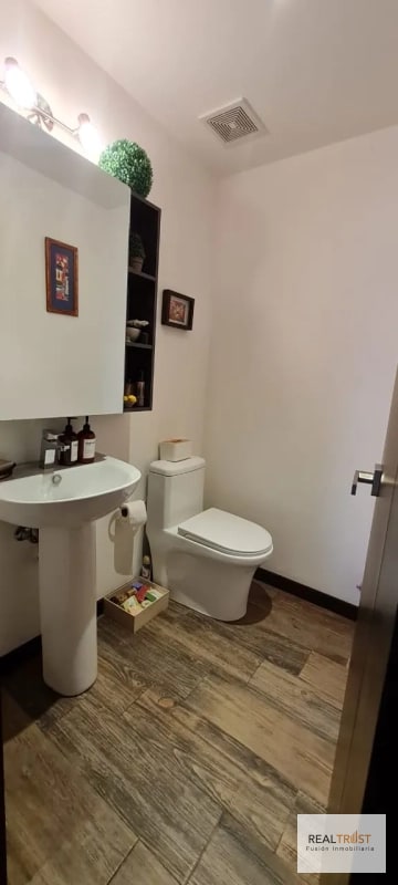 RENTO APARTAMENTO ZONA 15, VISTA HERMOSA 2 **se pueden incluir los muebles. - 9