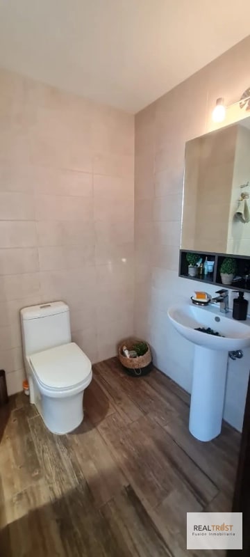 RENTO APARTAMENTO ZONA 15, VISTA HERMOSA 2 **se pueden incluir los muebles. - 6