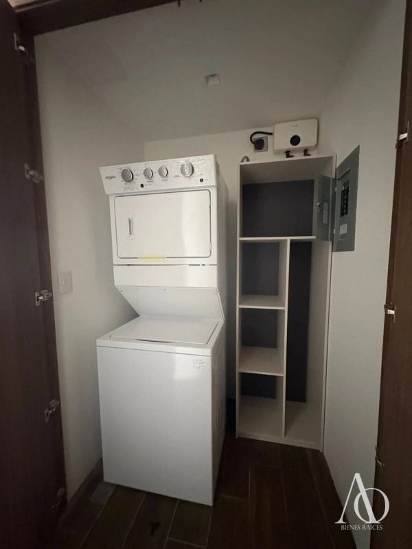 Apartamento en Alquiler Edificio Vila Quince, zona 15 VH2 N6-N7 / EN DIRECTO 04 - 8