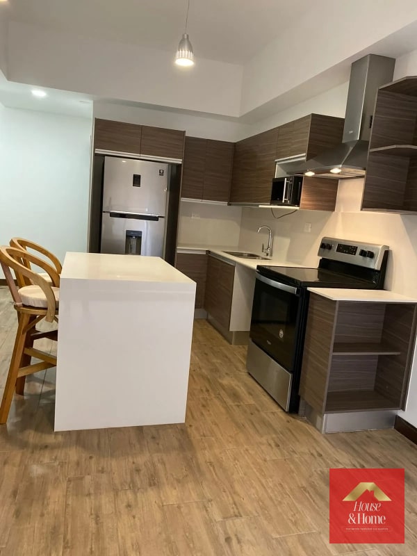 Apartamento amueblado en venta zona 10 - Actualmente rentado - 12