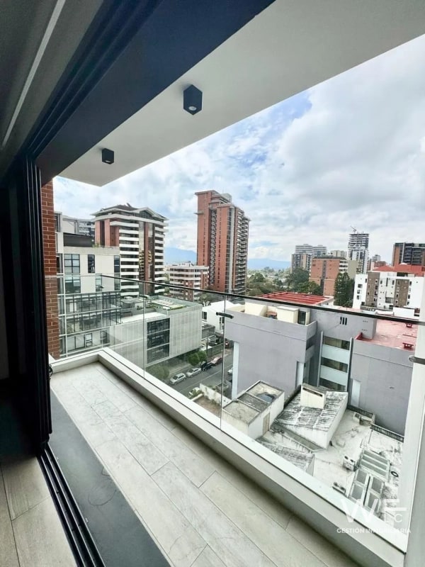 VENDO APARTAMENTO ZONA 14 - 12