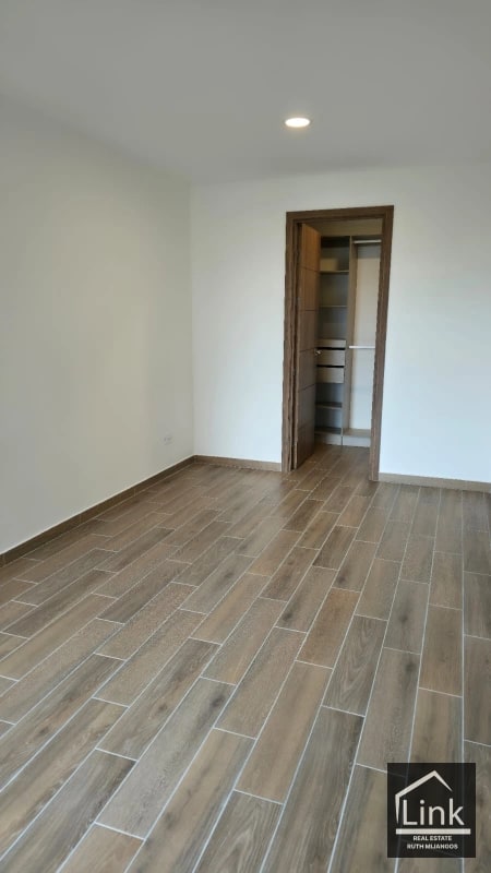 ALQUILER DE APARTAMENTO ZONA 14 PARQUE 14 - 6