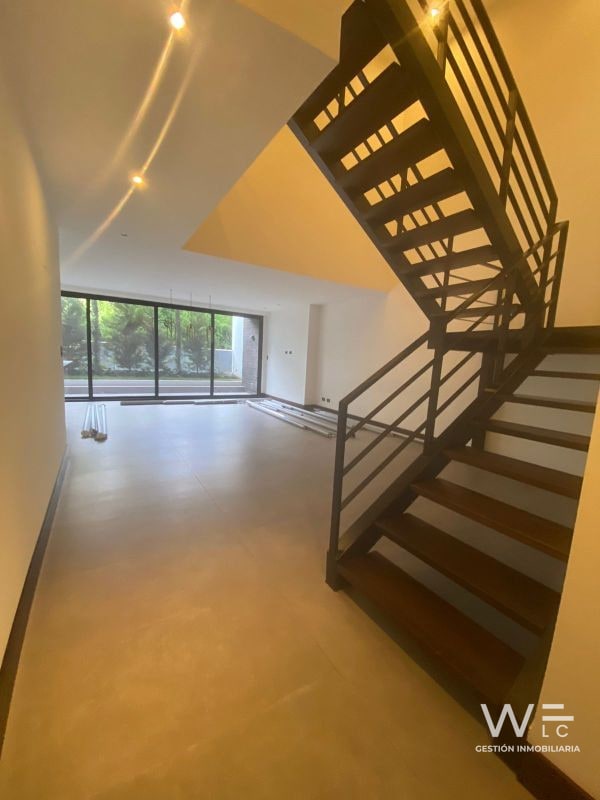 VENDO APARTAMENTO ZONA 16 - 17