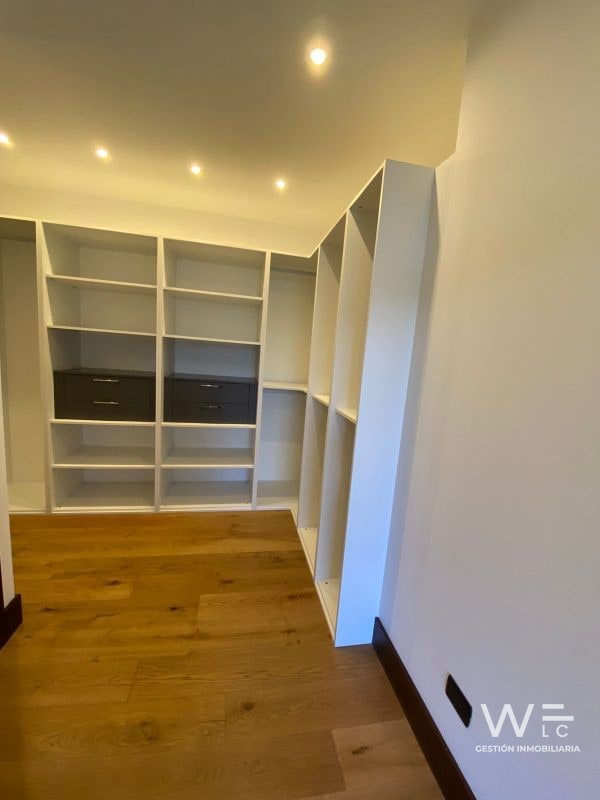 VENDO APARTAMENTO ZONA 16 - 10