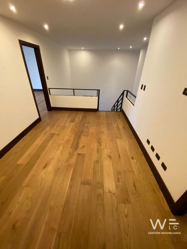 VENDO APARTAMENTO ZONA 16 - 11