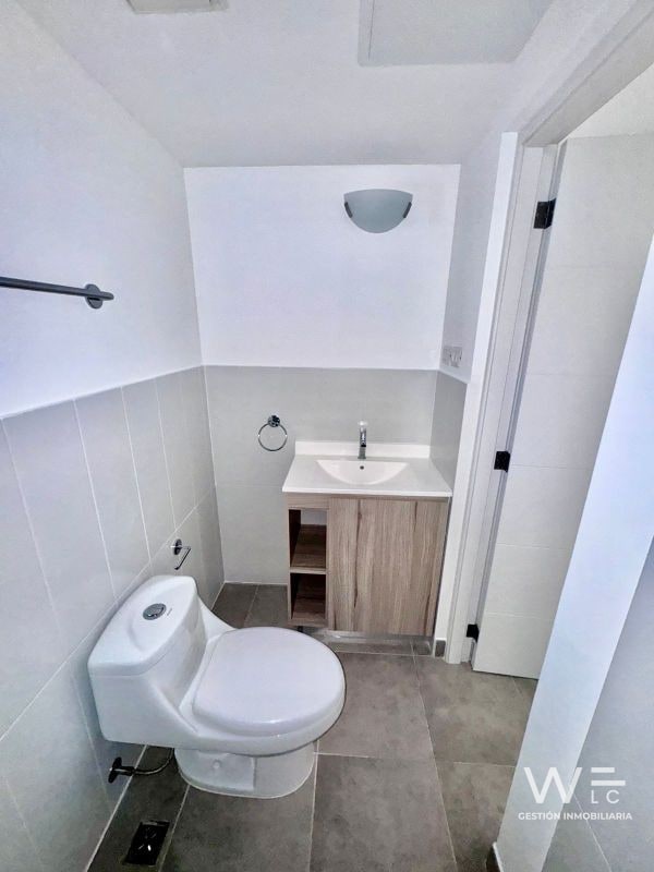 VENDO APARTAMENTO ZONA 10                  CODIGO: 1001-R-470 - 6