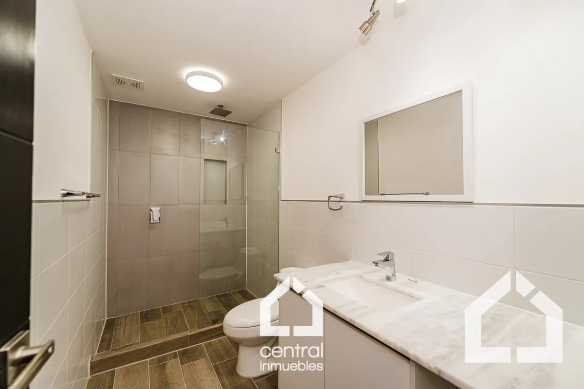 Amplio y moderno apartamento de 3 habitaciones en RENTA en Segheria zona 14 - 7