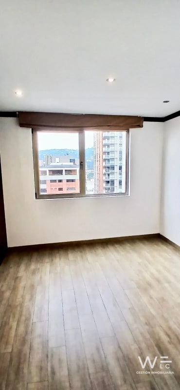 ALQUILO APARTAMENTO ZONA 10 - 12