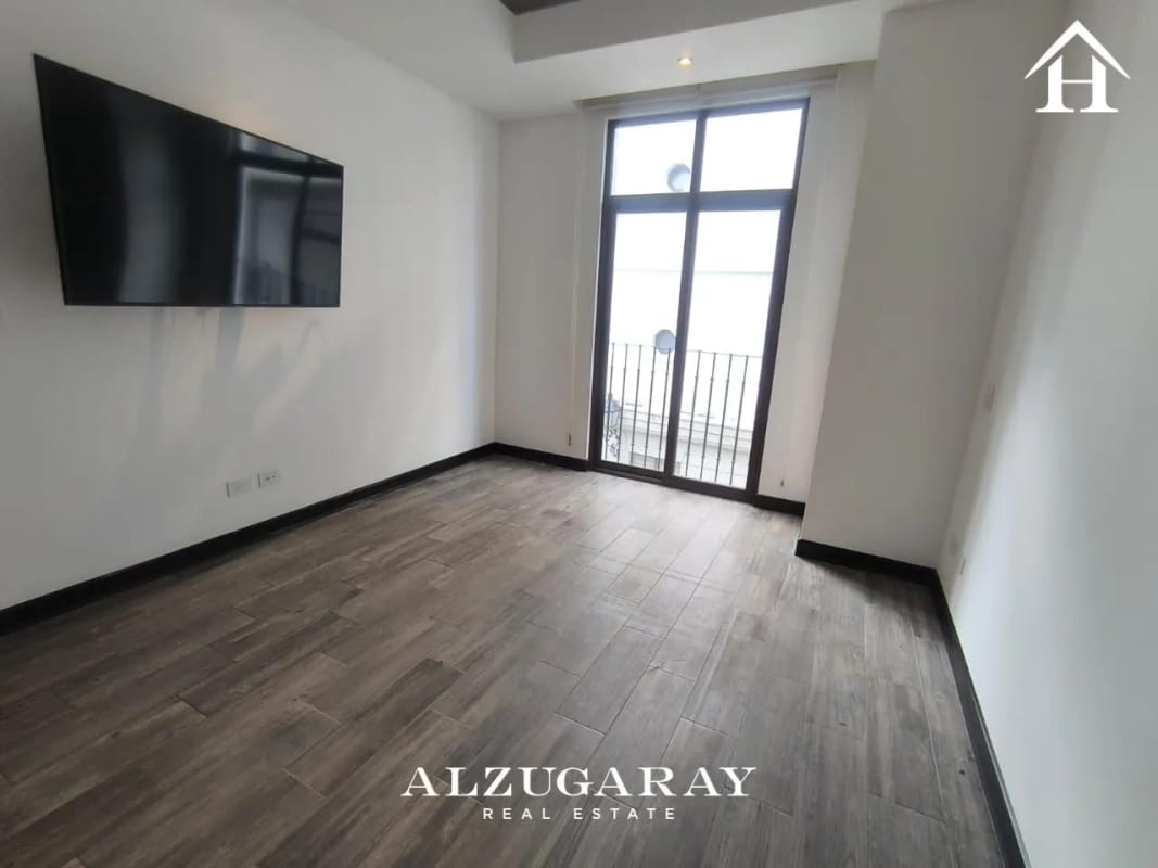 APTO. ELEGANTE CON BALCÓN -3 HAB/ LIRIOS DE CAYALÁ, Z. 16 — Apartamento en Alquiler en Lirios de Cayalá I, Zona 16, Guatemala, Ciudad — foto 3 de 11