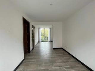 APARTAMENTO RENTA ZONA 15 Vista hermosa 1 , 3 Dormitorios, 3 niveles , 140 Mts2 $1,750 incluye mant e iva — Apartamento en Alquiler en Vista Hermosa I, Zona 15, Guatemala, Ciudad — miniatura 3 de 12