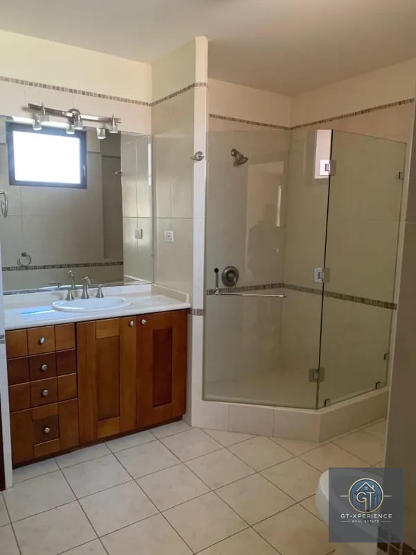 Lindo y amplio apartamento en venta en edificio zona 14 — Apartamento en Alquiler en Zona 14, Guatemala, Ciudad — foto 4 de 7