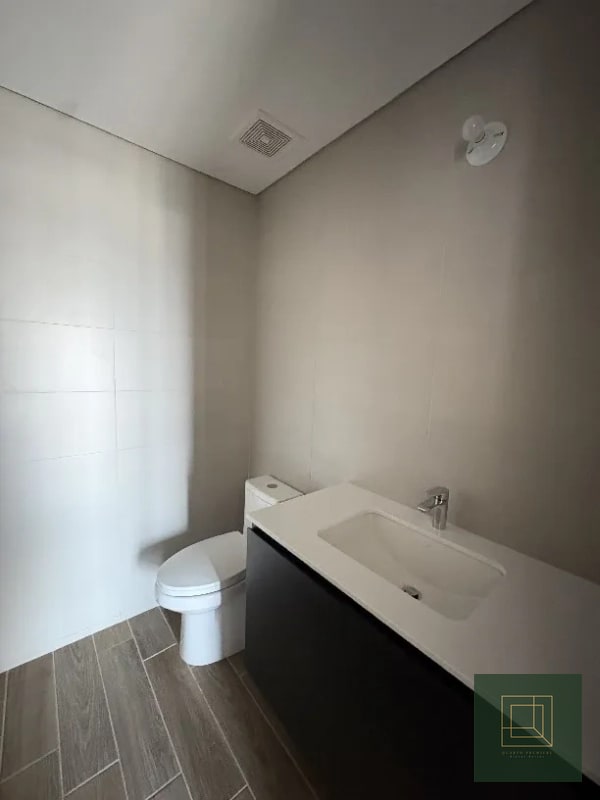 Apartamento en renta en edificio Séptimo zona 4 - 5