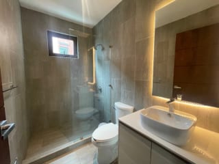 APARTAMENTO RENTA ZONA 15 Vista hermosa 1 , 3 Dormitorios, 3 niveles , 140 Mts2 $1,750 incluye mant e iva — Apartamento en Alquiler en Vista Hermosa I, Zona 15, Guatemala, Ciudad — miniatura 5 de 12