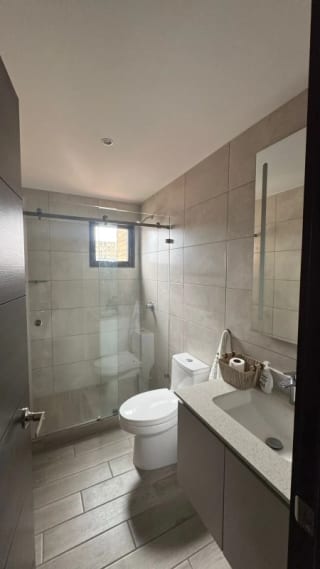 Apartamento Amueblado en Renta Zona 10 Edif. Parque 10 — Apartamento en Alquiler en Parque 10, Zona 10, Guatemala, Ciudad — miniatura 7 de 9