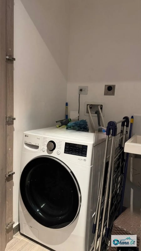 APARTAMENTO AMUEBLADO EN RENTA ZONA 10 EDIF. PARQUE 10 - 2