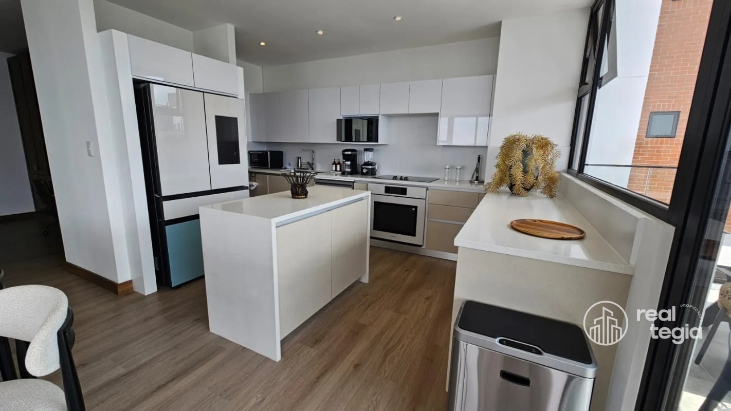 APARTAMENTO ZONA 13 - 8