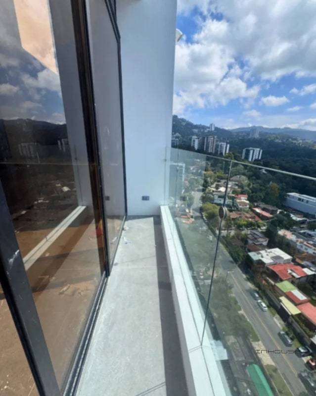 APARTAMENTO EN VENTA ZONA 15 -EDIFICIO ARLES- NIVEL ALTO - 3