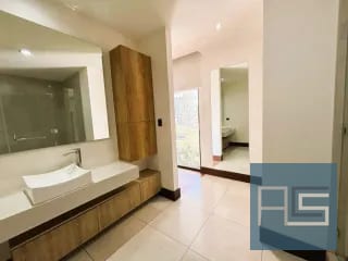 *APARTAMENTO MODERNO Y AMPLIO DE 2 NIVELES EN VENTA EN ZEN CAYALÁ* — Apartamento en Venta en Zen Cayalá, Zona 16, Guatemala, Ciudad — miniatura 5 de 17