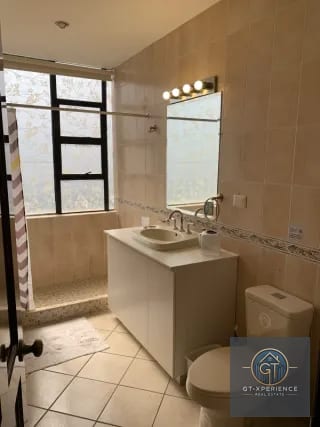 Lindo y amplio apartamento en Edificio Milenia zona 10 — Apartamento en Alquiler en Zona 10, Guatemala, Ciudad — miniatura 4 de 14