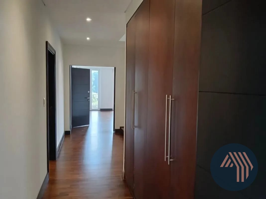 Alquiler de Amplio Apartamento 2 Niveles - 5TA Avenida, Zona 14 — Apartamento en Alquiler en Quinta Avenida, Zona 14, Guatemala, Ciudad — foto 6 de 7