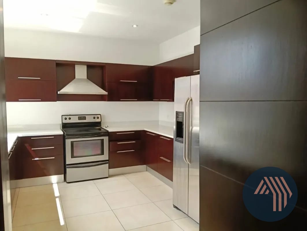 Alquiler de Amplio Apartamento 2 Niveles - 5TA Avenida, Zona 14 — Apartamento en Alquiler en Quinta Avenida, Zona 14, Guatemala, Ciudad — foto 3 de 7