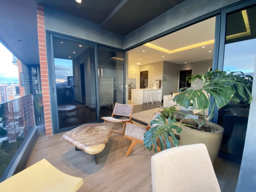 Apartamento con terraza en zona 10 — Apartamento en Venta en Zona 10, Guatemala, Ciudad — foto 3 de 5